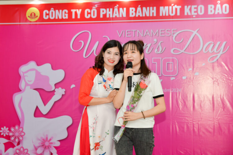 ruc ro sac mau ton vinh phai dep ngay 2010 tai bao minh mkt 3412