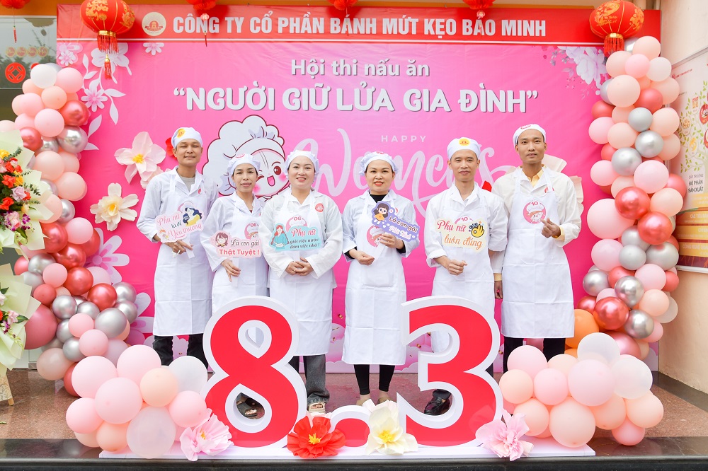 83 am ap ron rang va tran ngap yeu thuong tai bao minh mkt 5436