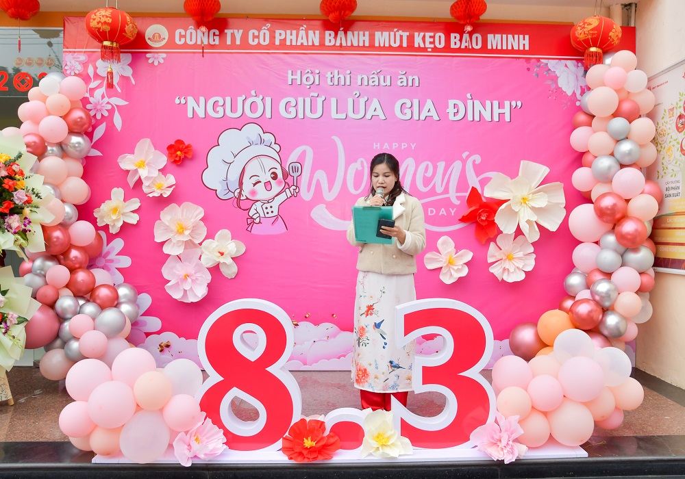 83 am ap ron rang va tran ngap yeu thuong tai bao minh mkt 5496