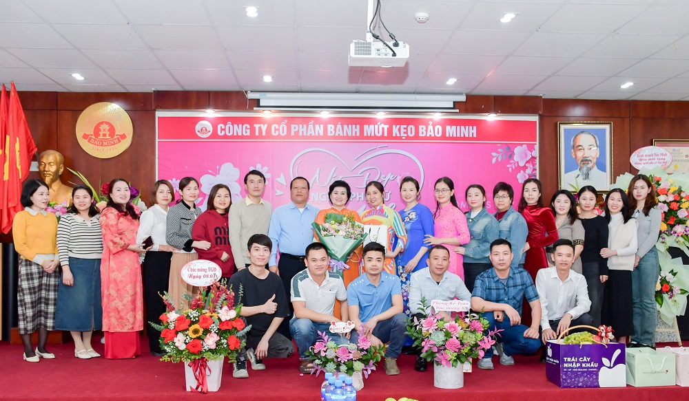 83 am ap ron rang va tran ngap yeu thuong tai bao minh mkt 5701
