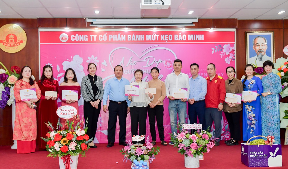 83 am ap ron rang va tran ngap yeu thuong tai bao minh mkt 5757