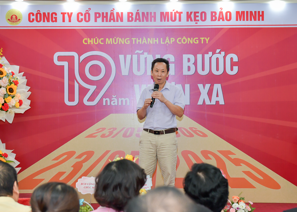 sinh nhat 19 tuoi niem vui som tai chi nhanh phia nam banh keo bao minh mkt 6970