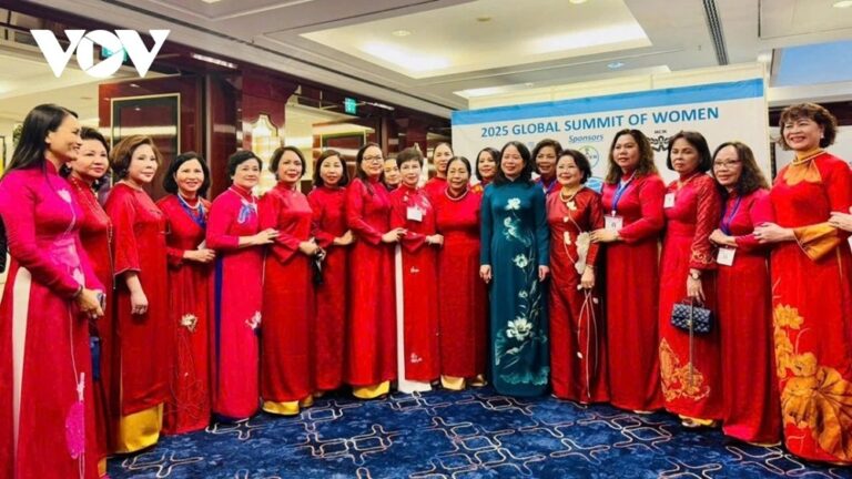 tong giam doc ngo thi tinh tham du hoi nghi thuong dinh phu nu toan cau gsw 2025 tai duc tong giam doc ngo thi tinh tham du hoi nghi thuong dinh phu nu toan cau gsw 2025 tai duc 4
