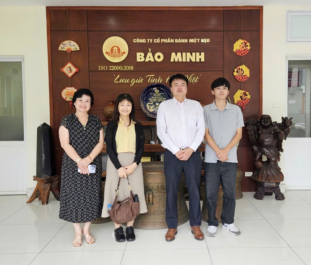 cong ty cp bmk bao minh don tiep giao su tien si chikako hironaka truong dai hoc chukyo nhat ban giao su tien si chikako hironaka truong dai hoc chukyo nhat ban toi tham cong ty cp bmk bao minh 1