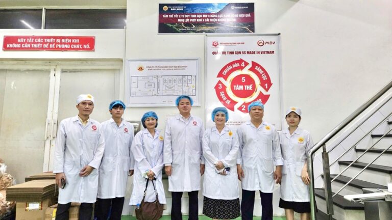 cong ty cp bmk bao minh don tiep giao su tien si chikako hironaka truong dai hoc chukyo nhat ban giao su tien si chikako hironaka truong dai hoc chukyo nhat ban toi tham cong ty cp bmk bao minh 2
