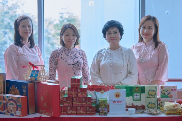 nghe nhan ngo thi tinh tong giam doc banh mut keo bao minh vinh du duoc phong tang danh hieu nghe nhan quoc gia su kien nghe nhan tgd ngo thi tinh duoc phong tang nghe nhan quoc gia 1