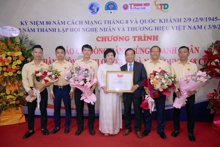 nghe nhan ngo thi tinh tong giam doc banh mut keo bao minh vinh du duoc phong tang danh hieu nghe nhan quoc gia su kien nghe nhan tgd ngo thi tinh duoc phong tang nghe nhan quoc gia 11