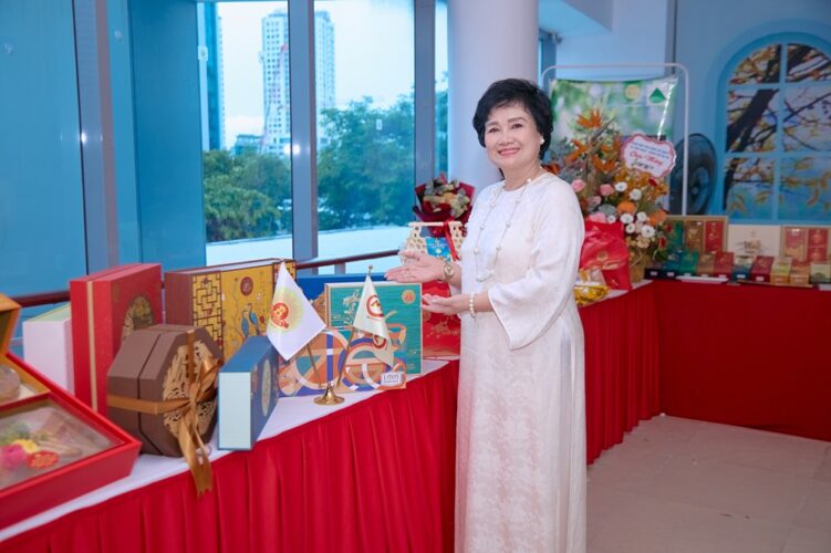 nghe nhan ngo thi tinh tong giam doc banh mut keo bao minh vinh du duoc phong tang danh hieu nghe nhan quoc gia su kien nghe nhan tgd ngo thi tinh duoc phong tang nghe nhan quoc gia 16