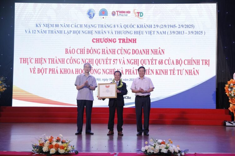 nghe nhan ngo thi tinh tong giam doc banh mut keo bao minh vinh du duoc phong tang danh hieu nghe nhan quoc gia su kien nghe nhan tgd ngo thi tinh duoc phong tang nghe nhan quoc gia 19
