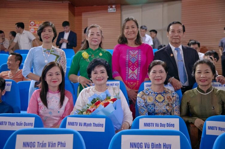 nghe nhan ngo thi tinh tong giam doc banh mut keo bao minh vinh du duoc phong tang danh hieu nghe nhan quoc gia su kien nghe nhan tgd ngo thi tinh duoc phong tang nghe nhan quoc gia 6
