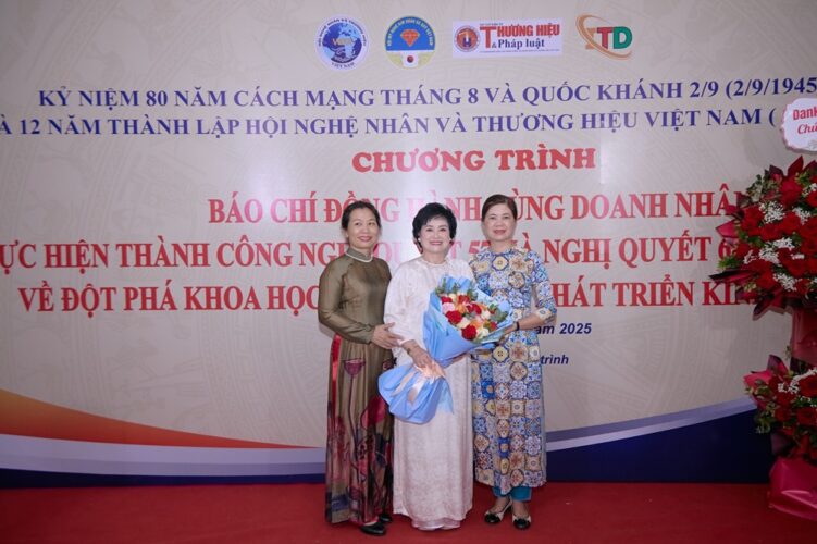 nghe nhan ngo thi tinh tong giam doc banh mut keo bao minh vinh du duoc phong tang danh hieu nghe nhan quoc gia su kien nghe nhan tgd ngo thi tinh duoc phong tang nghe nhan quoc gia 8