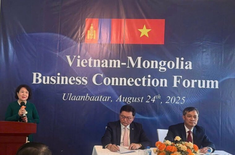 nghe nhan quoc gia tgd ngo thi tinh tham du chuoi hoat dong xuc tien thuong mai va ket noi doanh nghiep tai mong co z6943067134676 18000858c0becc2f66f8b7859fe38c5c