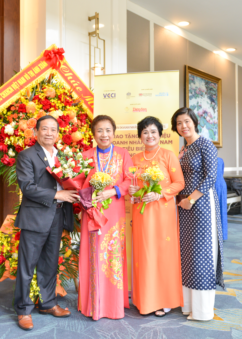 Niềm tự hào của Bảo Minh: "Bông Hồng Vàng" Nghệ nhân Quốc gia- Tổng giám đốc Ngô Thị Tính 16 h24 8493 h24 8493