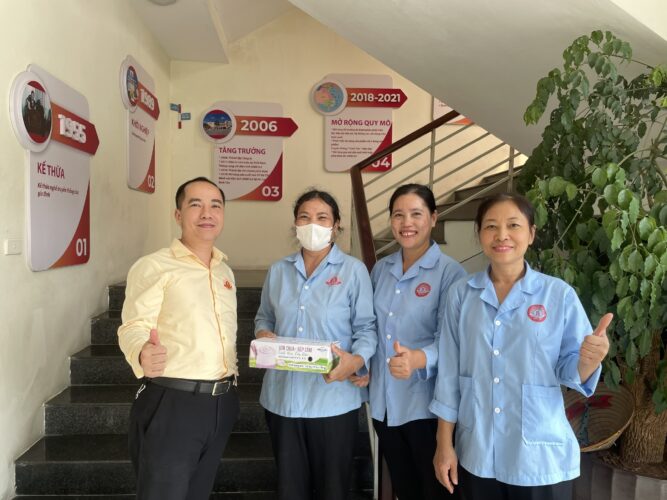 khoi kinh doanh tri an cac kpbbp sau vu mua trung thu 2025 va chuc mung 2010 khoi kinh doanh tang qua tri an to tap vu