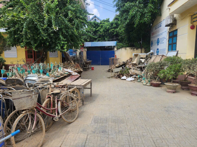 Bảo Minh chung tay cùng đồng bào vùng lũ - lan tỏa yêu thương sau cơn bão số 11 18 bao minh chung tay cung dong bao vung lu lan toa yeu thuong sau con bao so 11 z7190573662426 50559058cf45eddf1f51198b5606e534