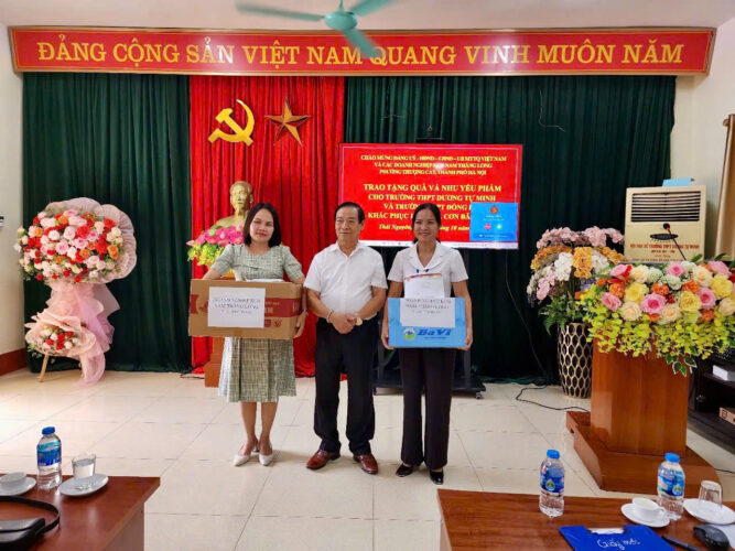 Bảo Minh chung tay cùng đồng bào vùng lũ - lan tỏa yêu thương sau cơn bão số 11 16 bao minh chung tay cung dong bao vung lu lan toa yeu thuong sau con bao so 11 z7190573683912 15cb86c31c33d6b5a727dc1ab4899058