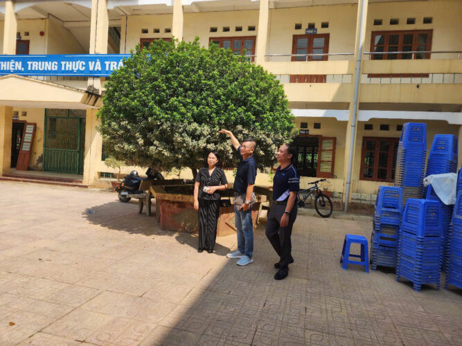 Bảo Minh chung tay cùng đồng bào vùng lũ - lan tỏa yêu thương sau cơn bão số 11 20 bao minh chung tay cung dong bao vung lu lan toa yeu thuong sau con bao so 11 z7190573711186 8c349ab58145735afea6186562cbe1e8