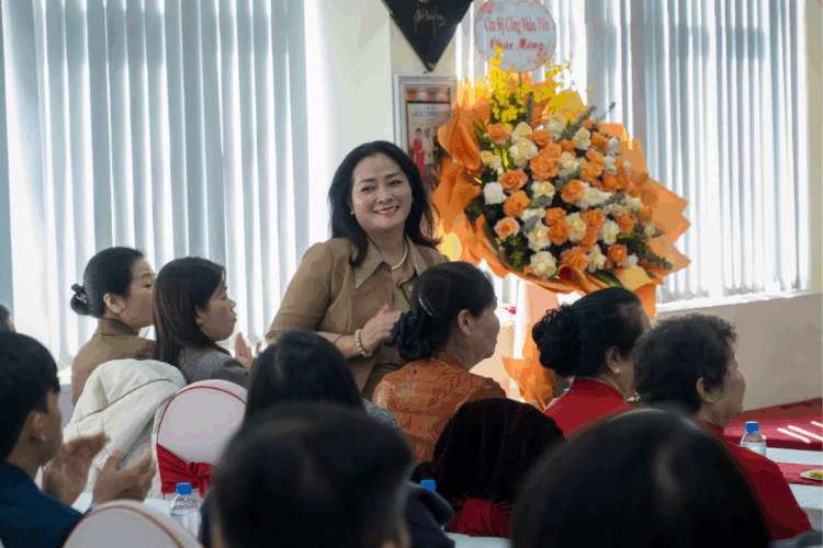 bao minh long trong to chuc le don nhan ky luc viet nam moi khang dinh vi the tien phong trong nganh banh mut keo truyen thong 16