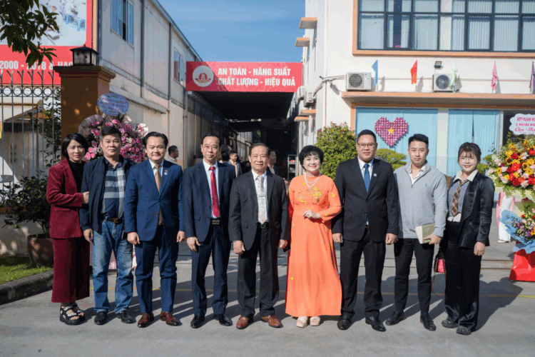 bao minh long trong to chuc le don nhan ky luc viet nam moi khang dinh vi the tien phong trong nganh banh mut keo truyen thong 2