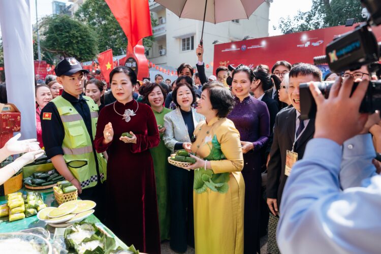 dau an ruc ro cua banh keo bao minh tai lien hoan van hoa am thuc quoc te 2025 ptq01339