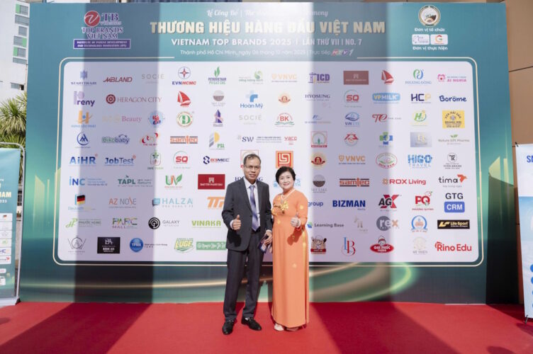 Nghệ nhân Quốc gia TGĐ Ngô Thị Tính doanh nhân trí thức tiêu biểu Việt Nam 2025 11 bao minh duoc vinh danh top 10 thuong hieu hang dau viet nam 2025 z7298873285015 b2c8dc9a2906355a9fff4f37e41517d9