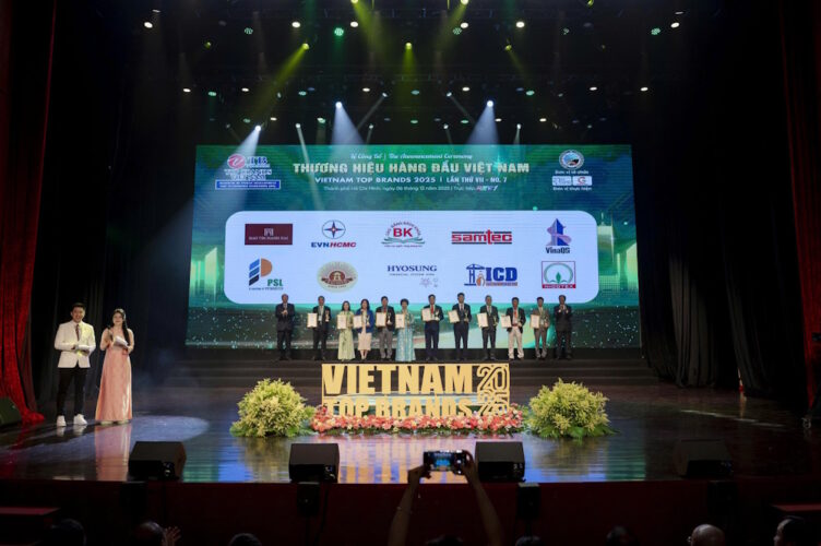 Bảo Minh được vinh danh Top 10 Thương hiệu hàng đầu Việt Nam 2025 12 bao minh duoc vinh danh top 10 thuong hieu hang dau viet nam 2025 z7298873544711 97635634c949798a4d83236ec861d518