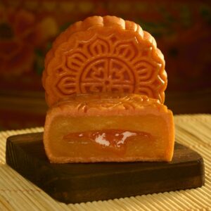 Bánh Trung Thu Nướng Dâu Nhân Chảy